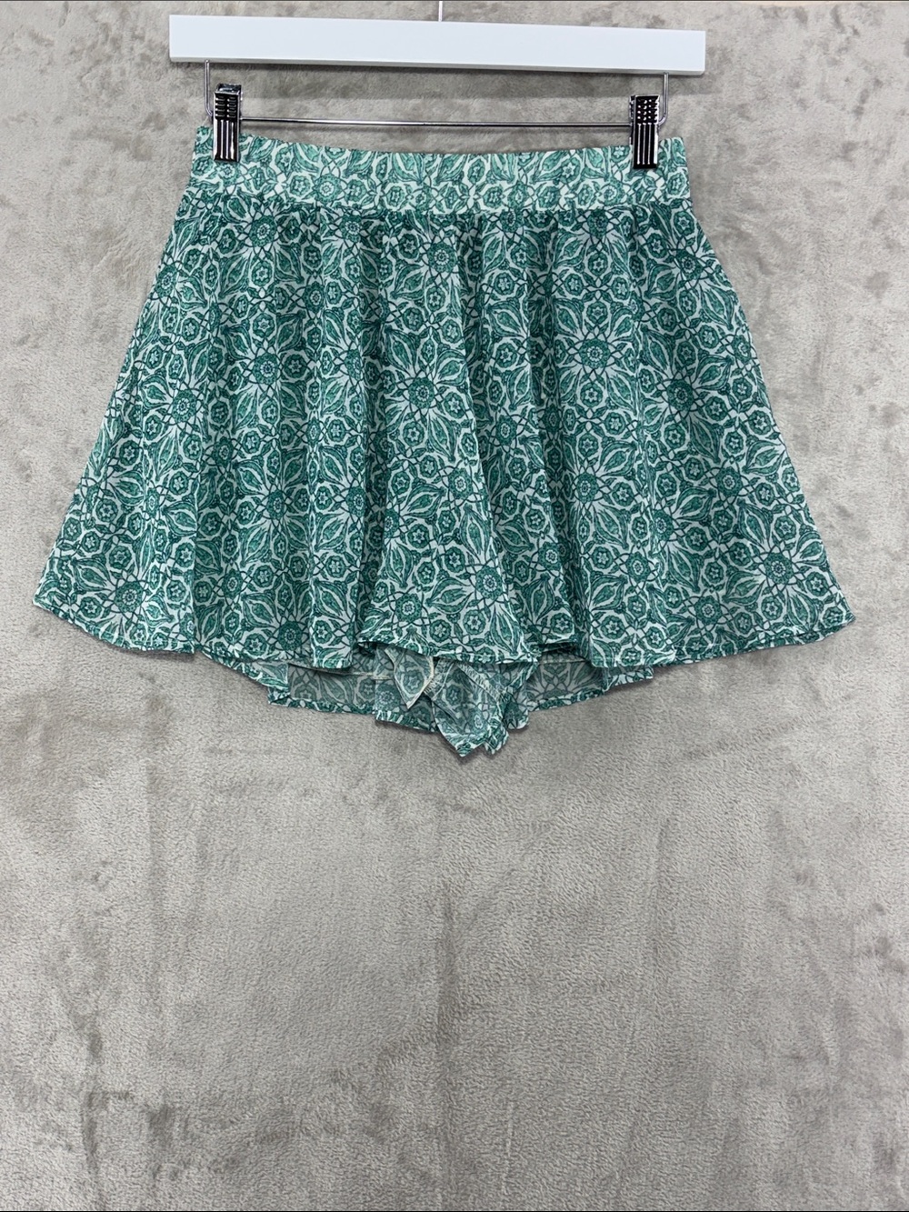 Show Me Your Mumu Flowy Pull On Elastic Waist Shorts Size M